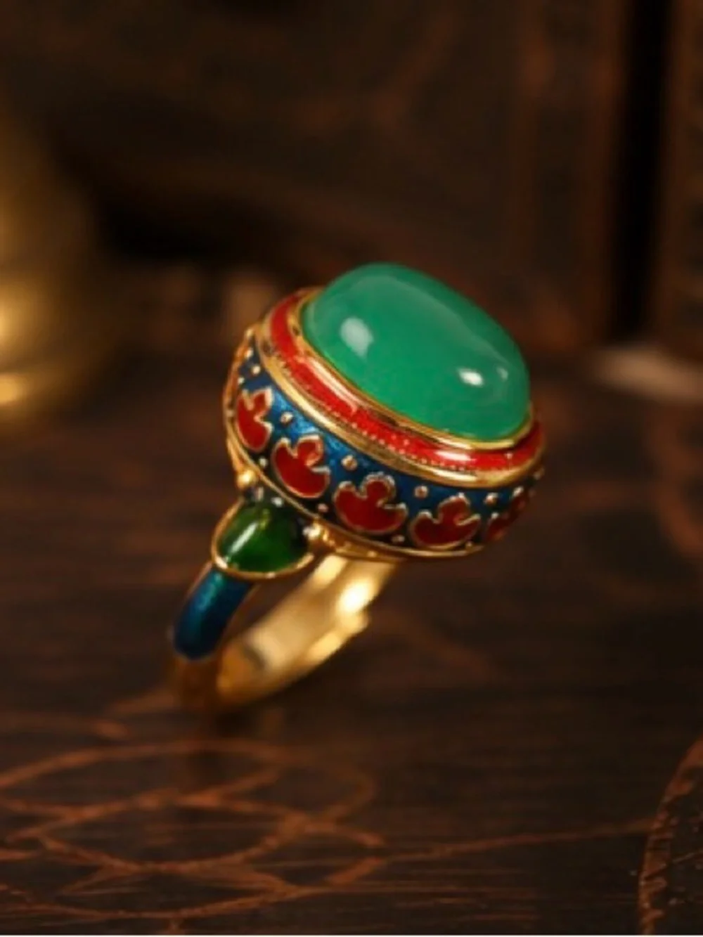 Vintage Imperial Green Agate Enamel Ring